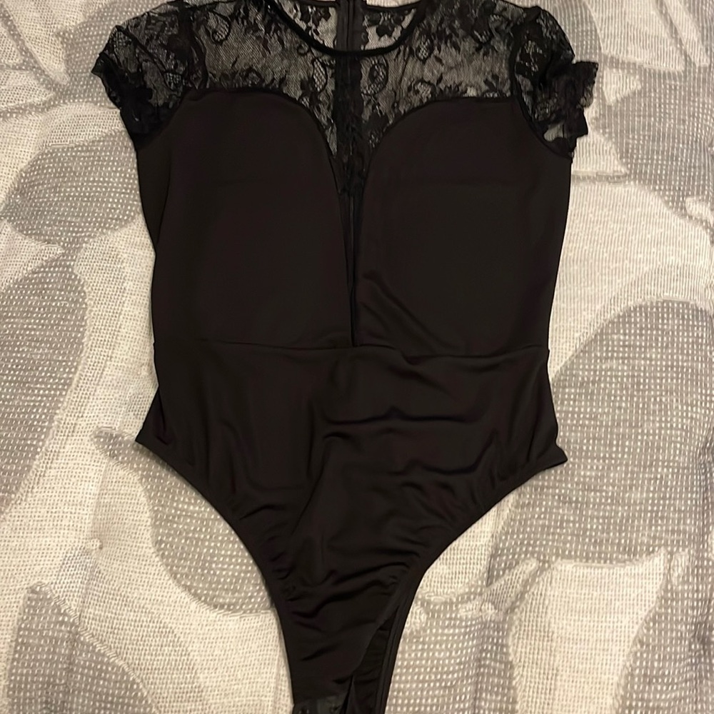 Black bodysuit blouse!! Size M